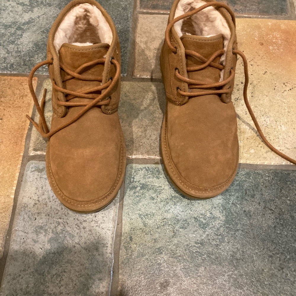 Womens UGG Neumel Boots Size 9